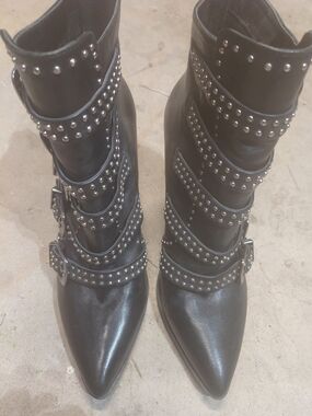 Steve Madden Black Multi- Buckle/Studded Rock & Roll Calf Booties